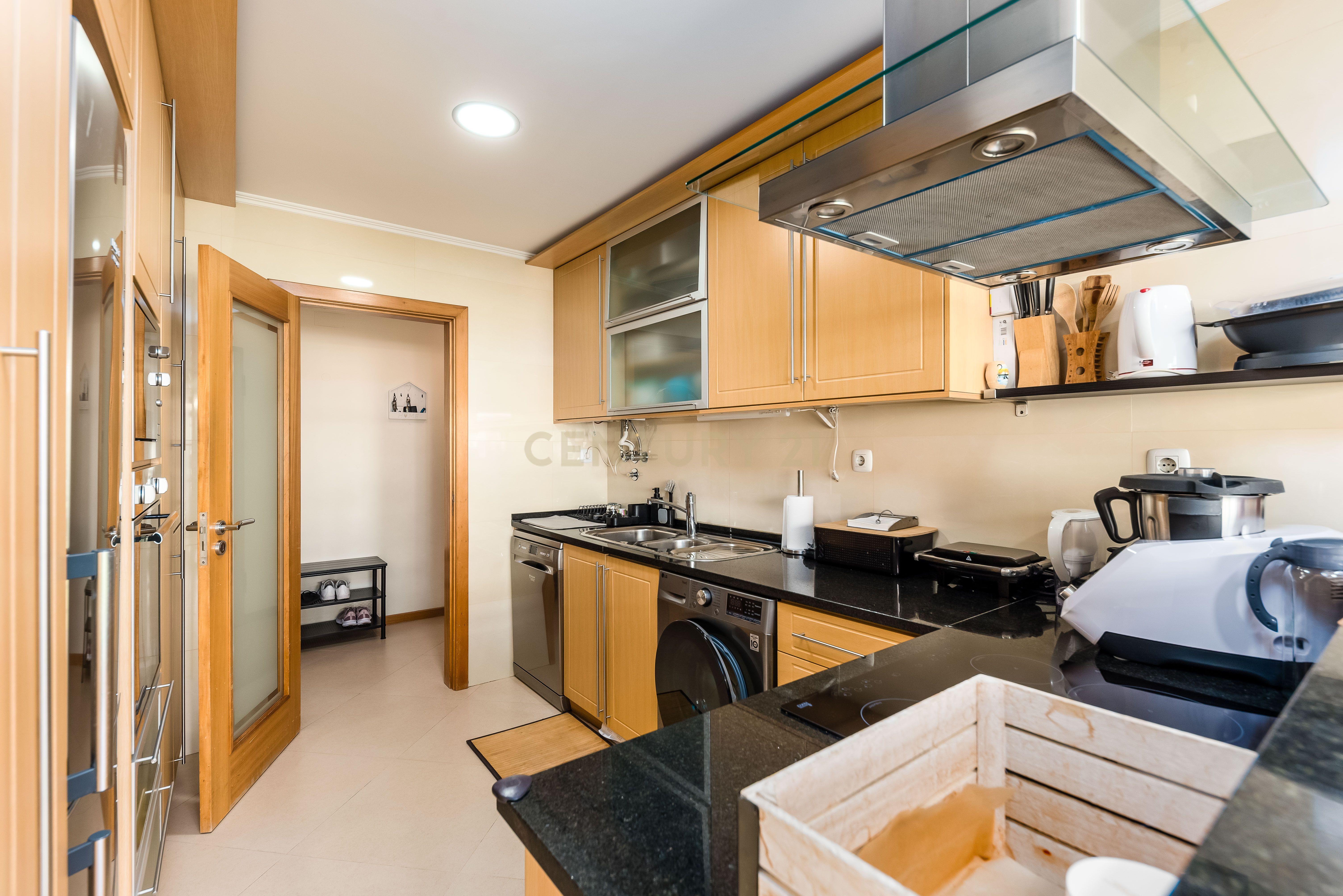 Fotografia 11 de Apartamento T3 com 2 Box e 2 Suítes. Vista Panorâmica em Oeiras