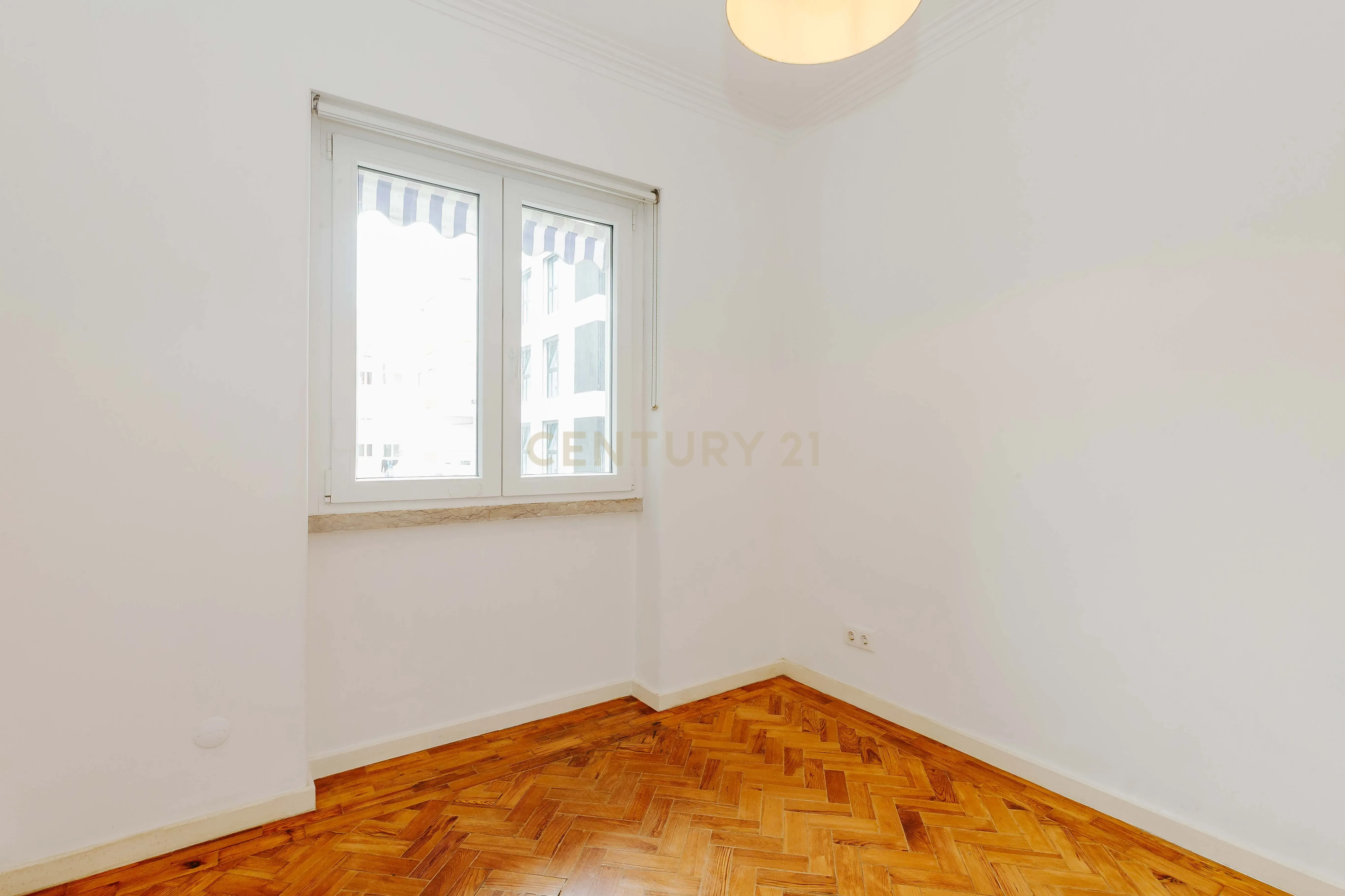 APARTAMENTO T5 REMODELADO SALDANHA LISBOA - Image 10