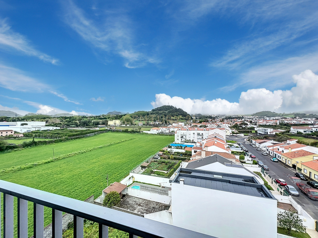 Excelente T2 com Bons Acabamentos e Acesso Rápido ao Centro Ponta Delgada! - Image 29