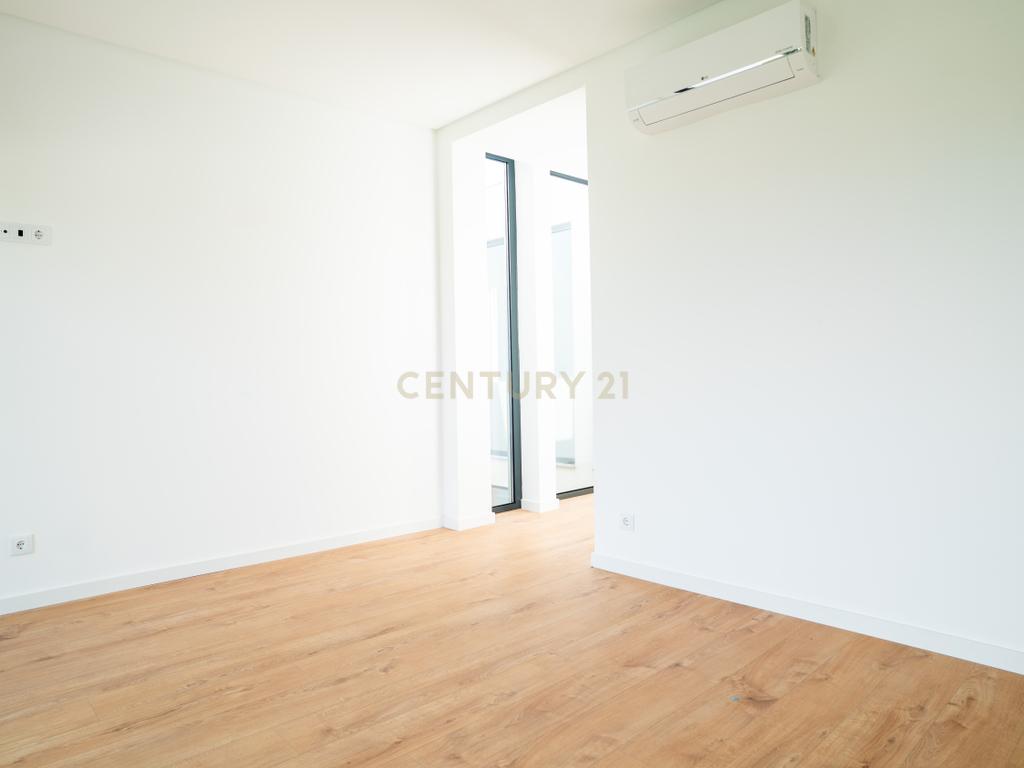 Moradia T4 – Empreendimento Sky City -  Serra de Carnaxide - Image 38