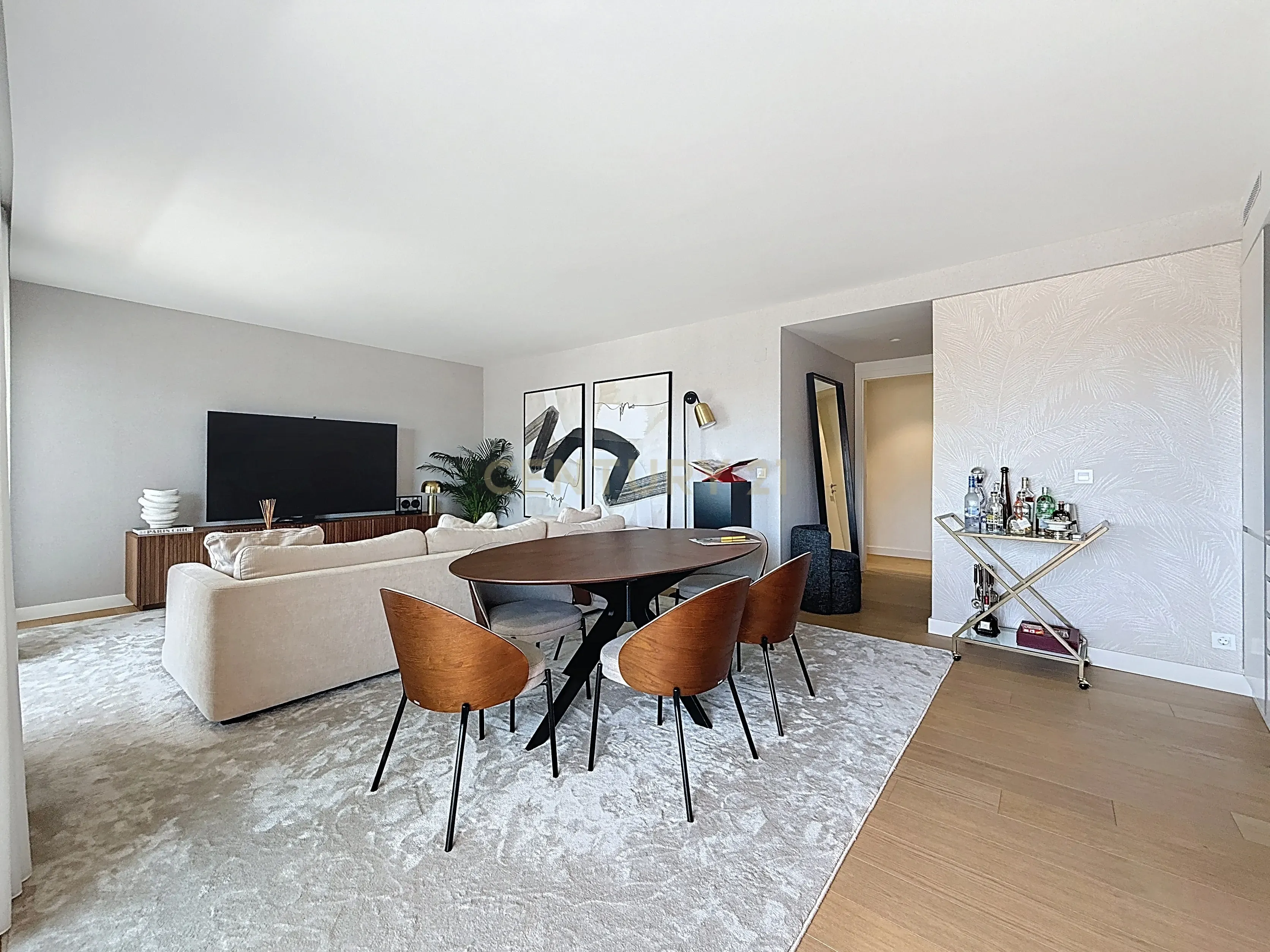 Apartamento T2 com Vista Rio, Semi-Novo, Empreendimento Seixal Baia / Vende-se com o mobiliário - Image 5