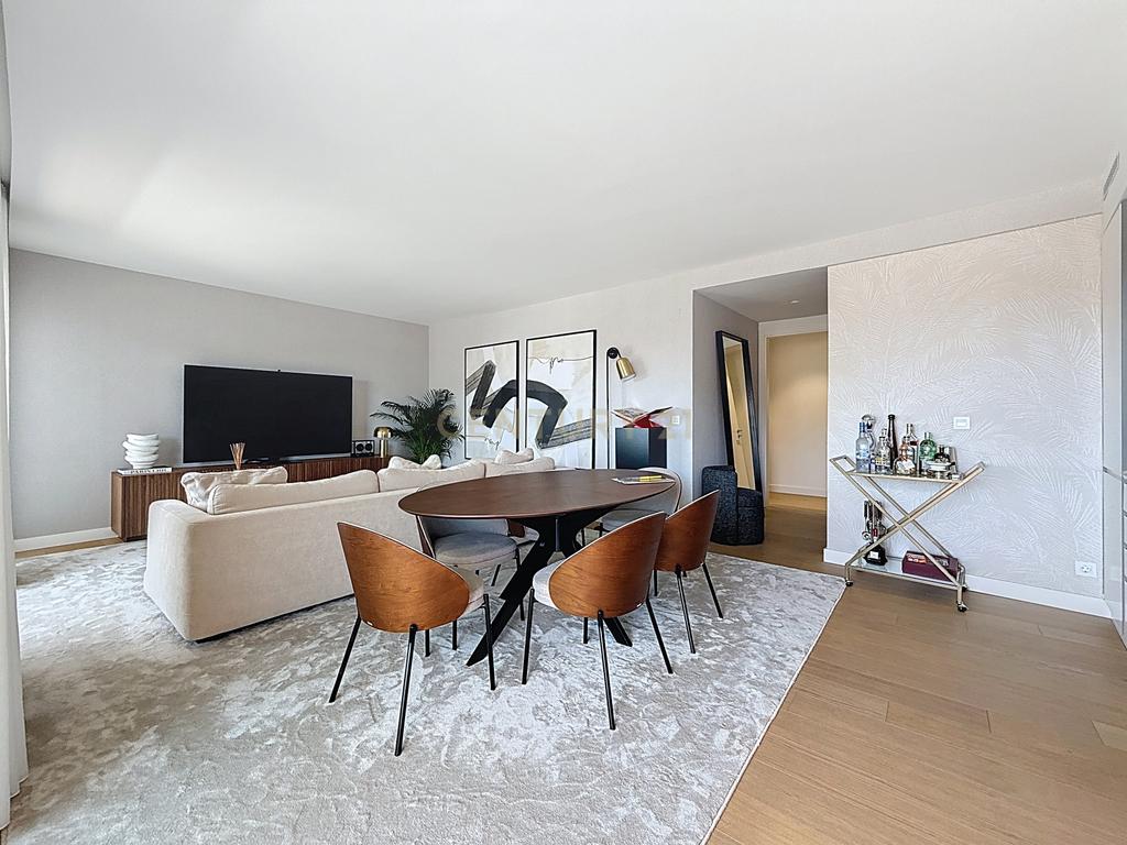 Apartamento T2 com Vista Rio, Semi-Novo, Empreendimento Seixal Baia / Vende-se com o mobiliário - Image 5