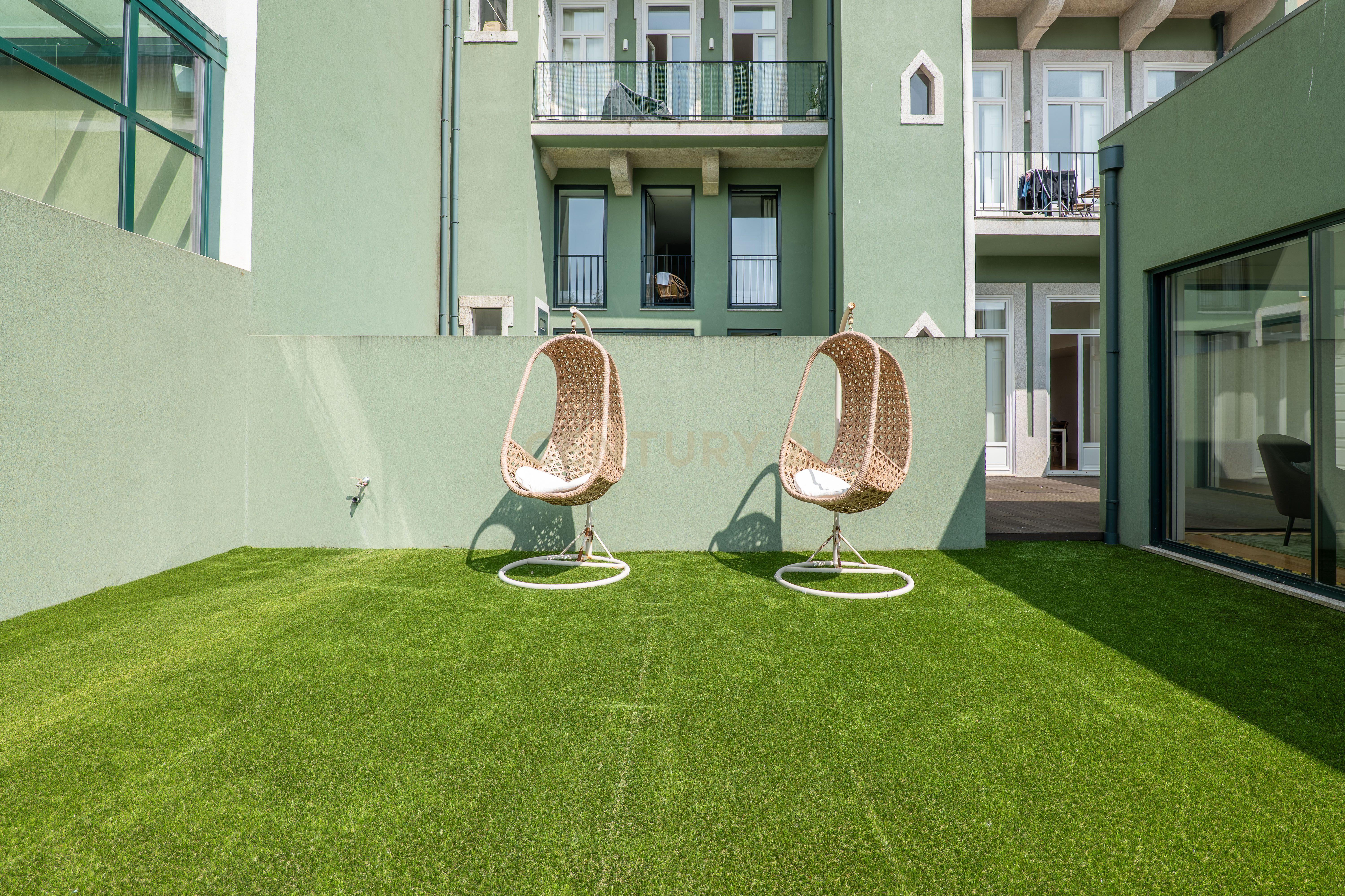 Requintado Apartamento T3 com Terraço no Coração do Porto - Image 22
