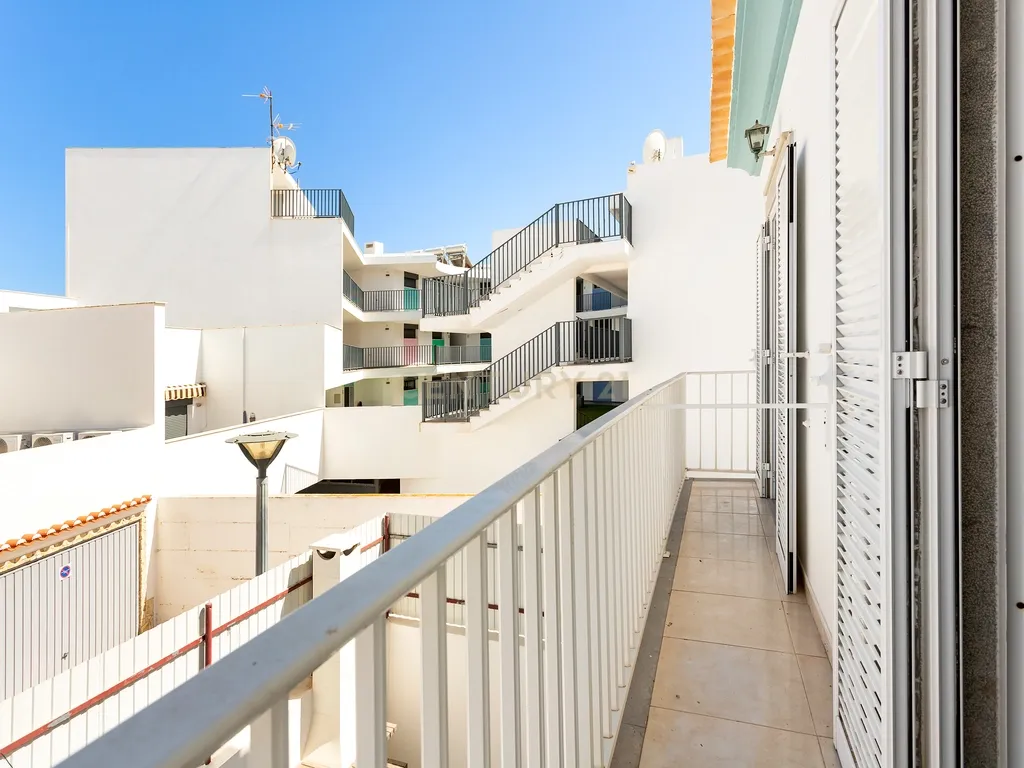 Moradia T3 com Terraço a 100m da Praia de Monte Gordo - Image 32