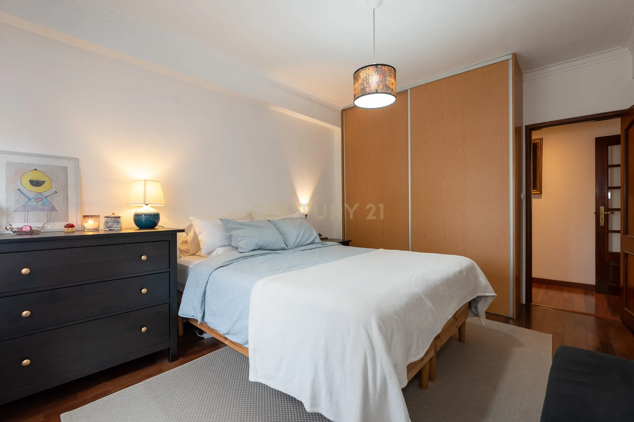 Apartamento T3 com garagem para 2 viaturas Monte Abraão - Image 14