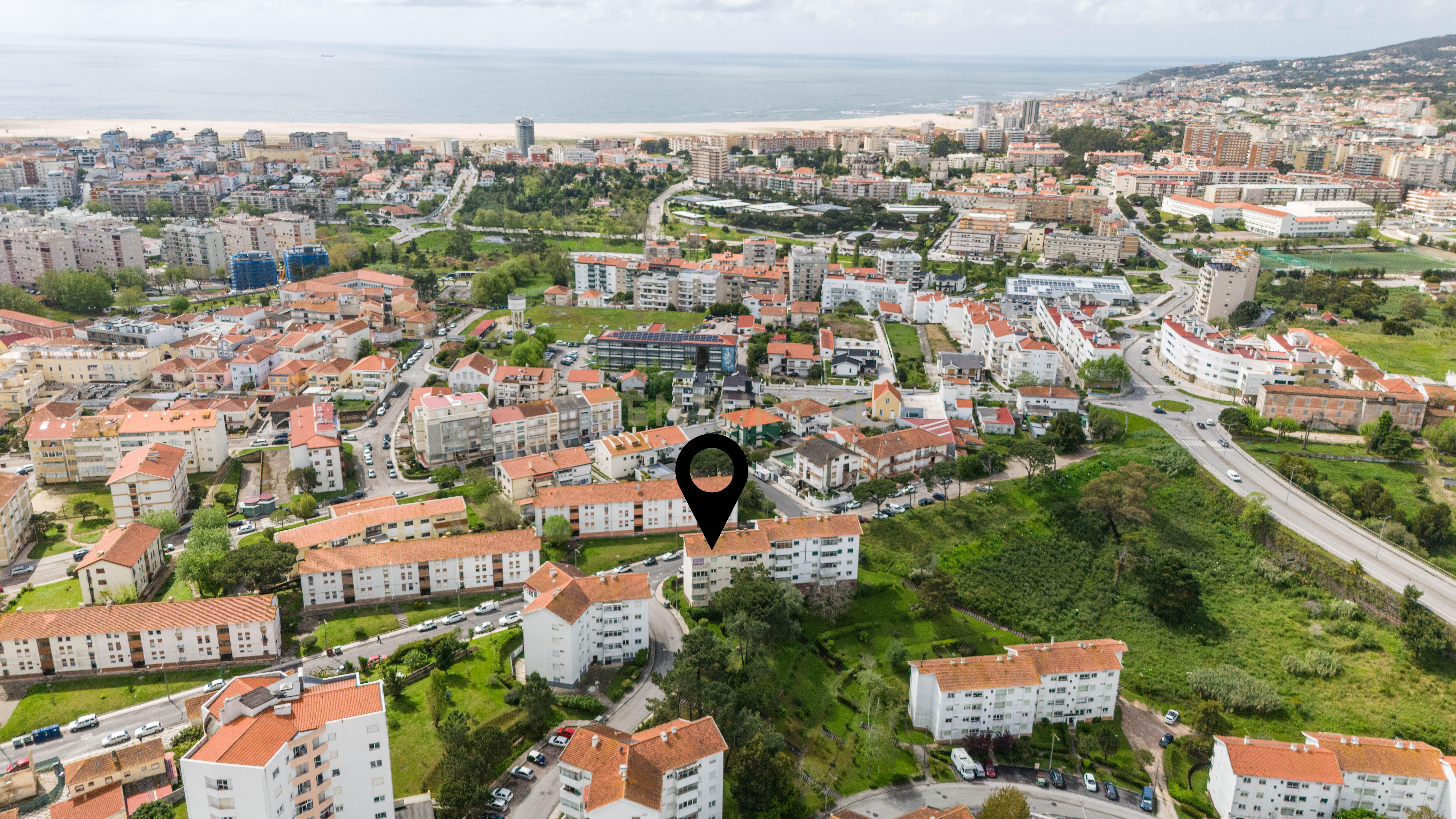 Apartamento T2 Totalmente Remodelado | Figueira da Foz - Image 10