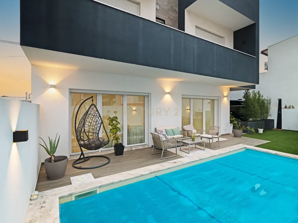 Moderna Moradia T3 em Caneças com Piscina - Image 43
