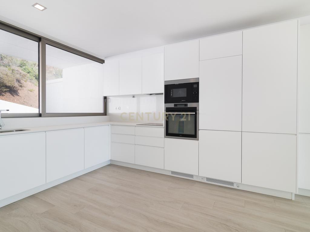 Condomínio Villas d’Ouro – Exclusividade e Conforto no Coração de Sesimbra - Image 29
