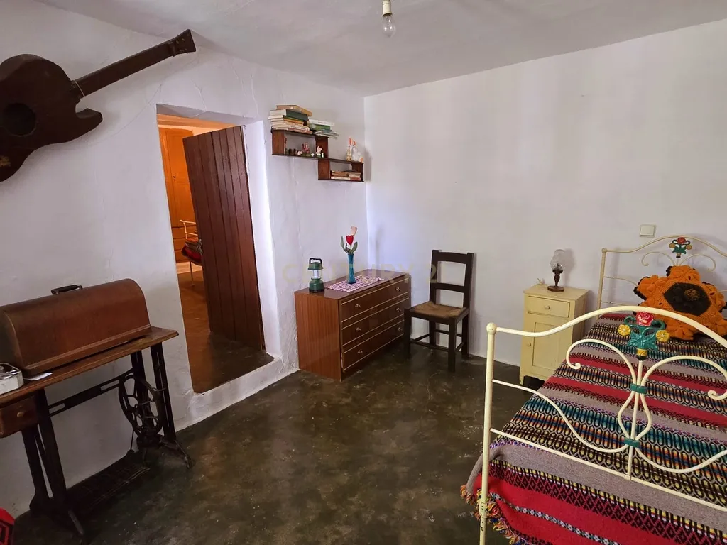 Moradia com Vista Desafogada e Potencial para Duas Habitações Independentes – Ilhas, Arraiolos Évora - Image 19