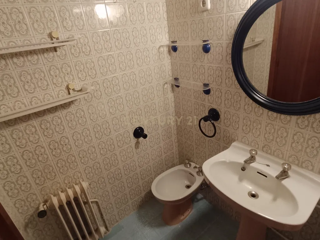 Apartamento em Madrid com 3 Quartos e Vista para a Cidade - Image 17