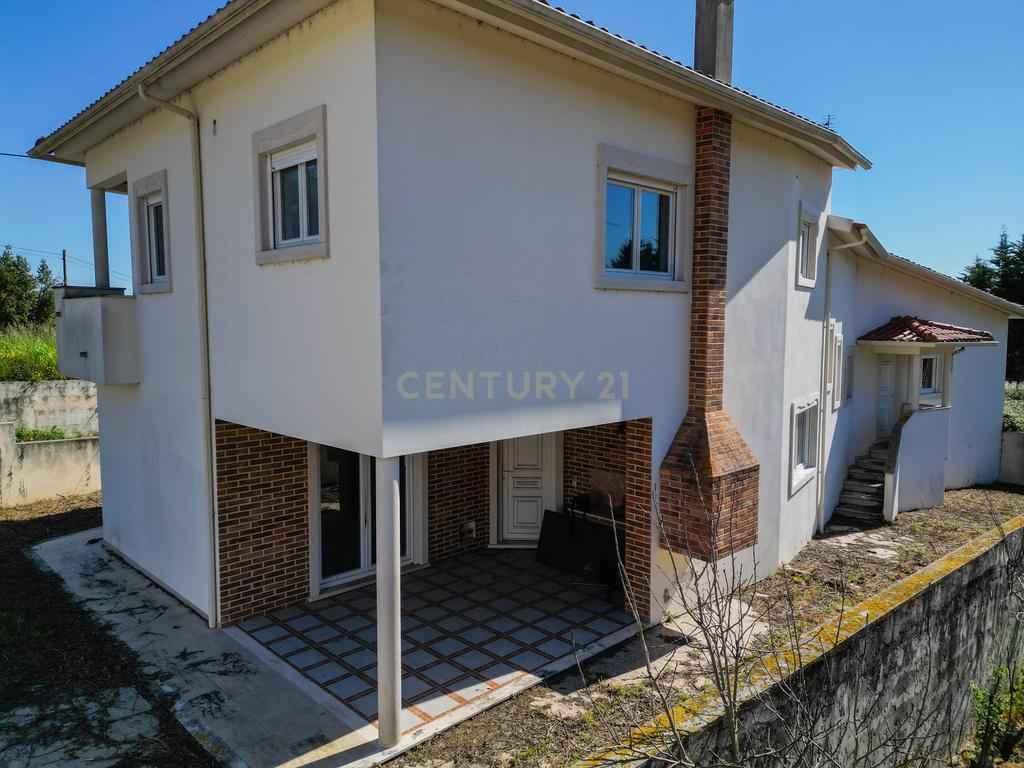 Moradia T3 isolada em Rua Neves, Borda do Campo, Paião. - Image 18