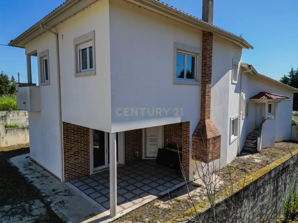 Moradia T3 isolada em Rua Neves, Borda do Campo, Paião. - Image 18