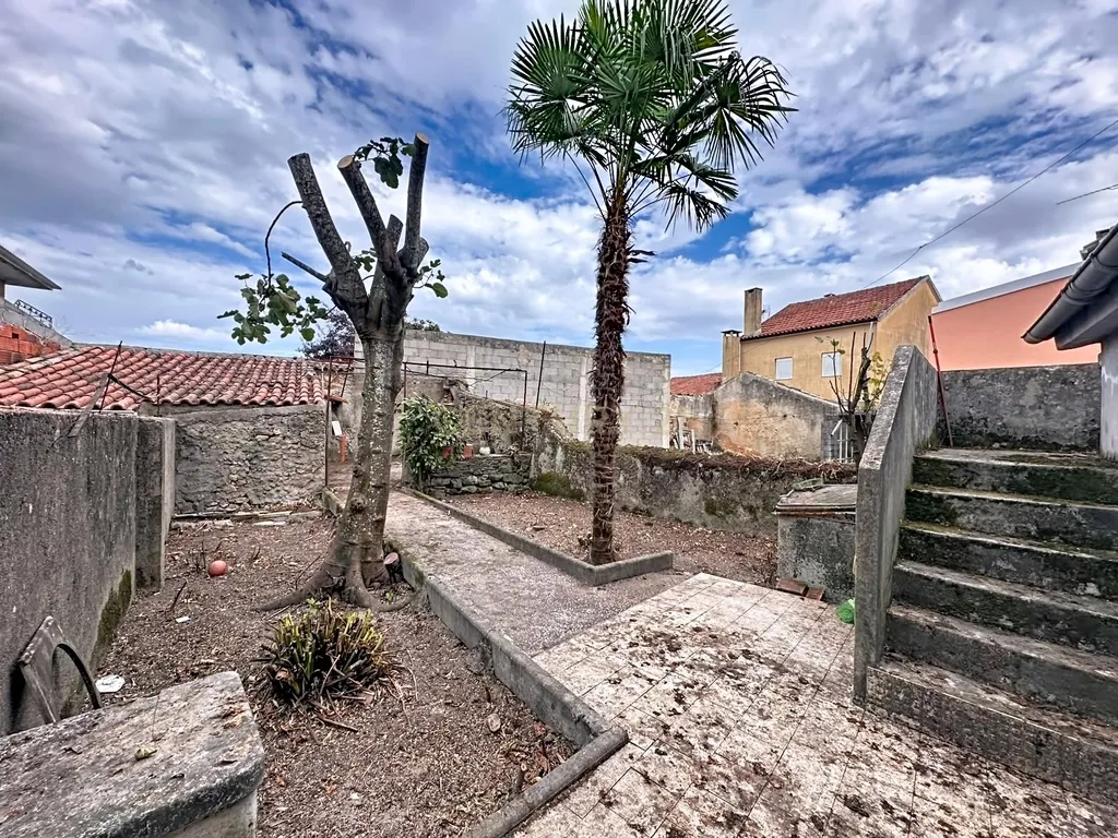 MORADIA TÉRREA COM TERRENO | ARDAZUBRE, LAMAROSA - Image 2