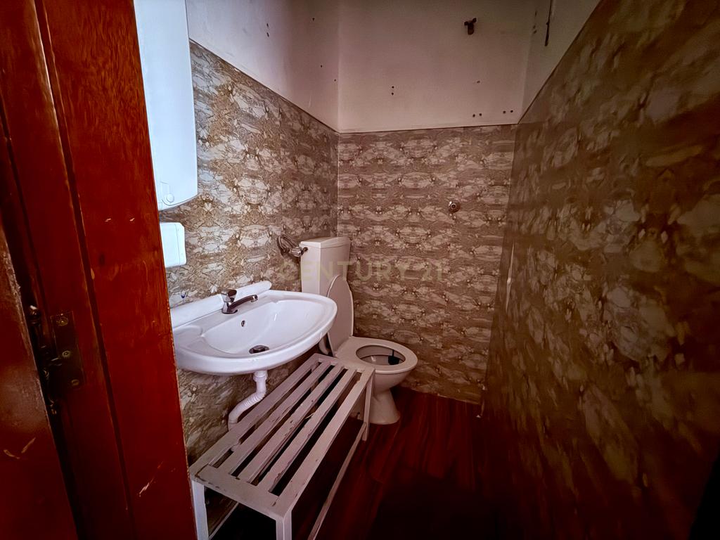 Loja com 77 m² para arrendamento na Rua da Olivença – Centro de Portimão - Image 14