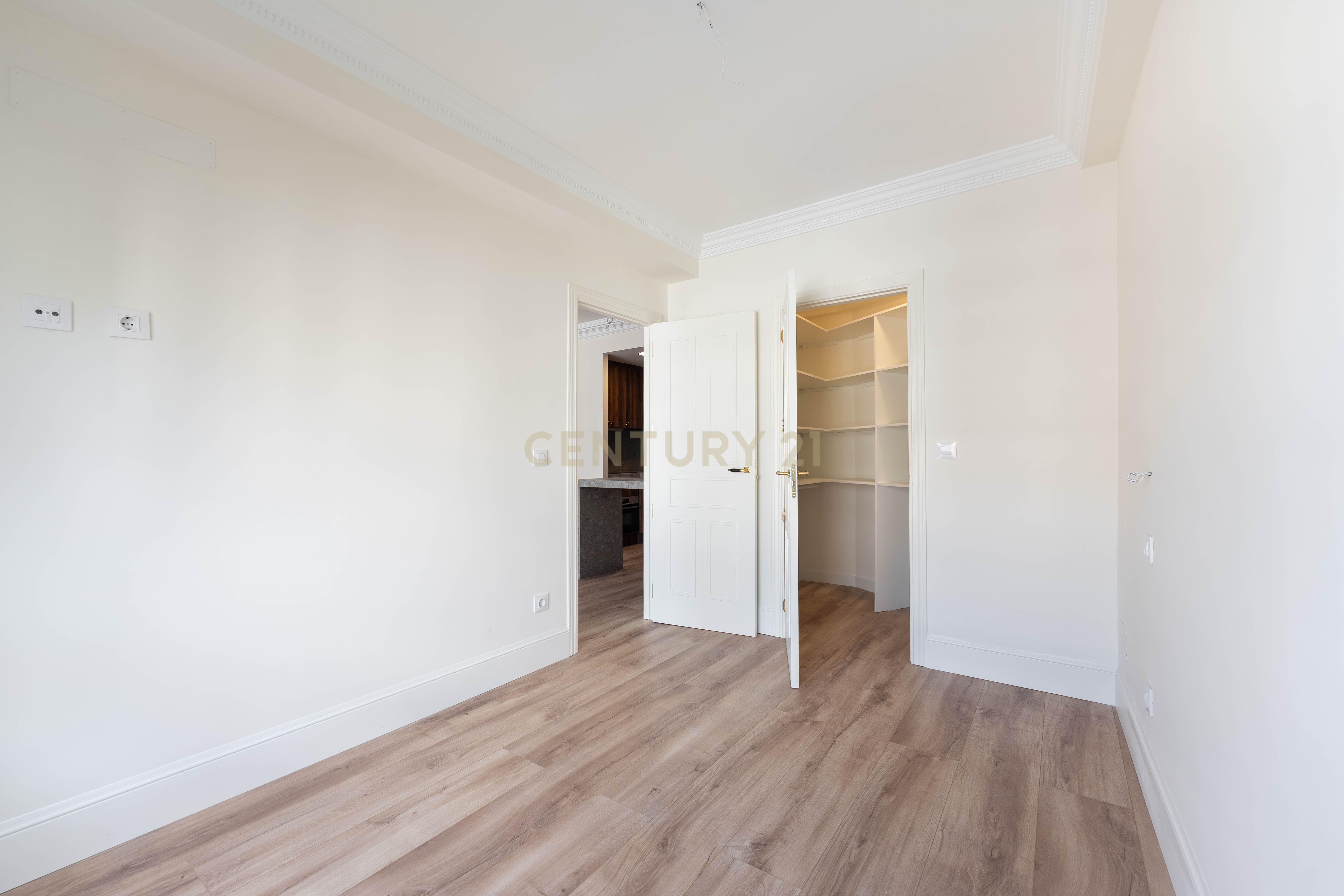 APARTAMENTO LUMINOSO Bº DE SALAMANCA - Image 6