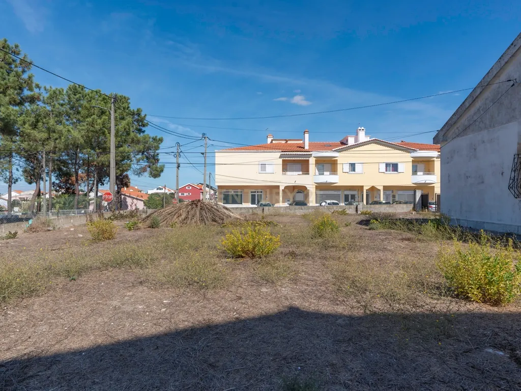 Moradia Isolada com Terreno de 1041 m² – Um Mundo de Possibilidades! - Image 92