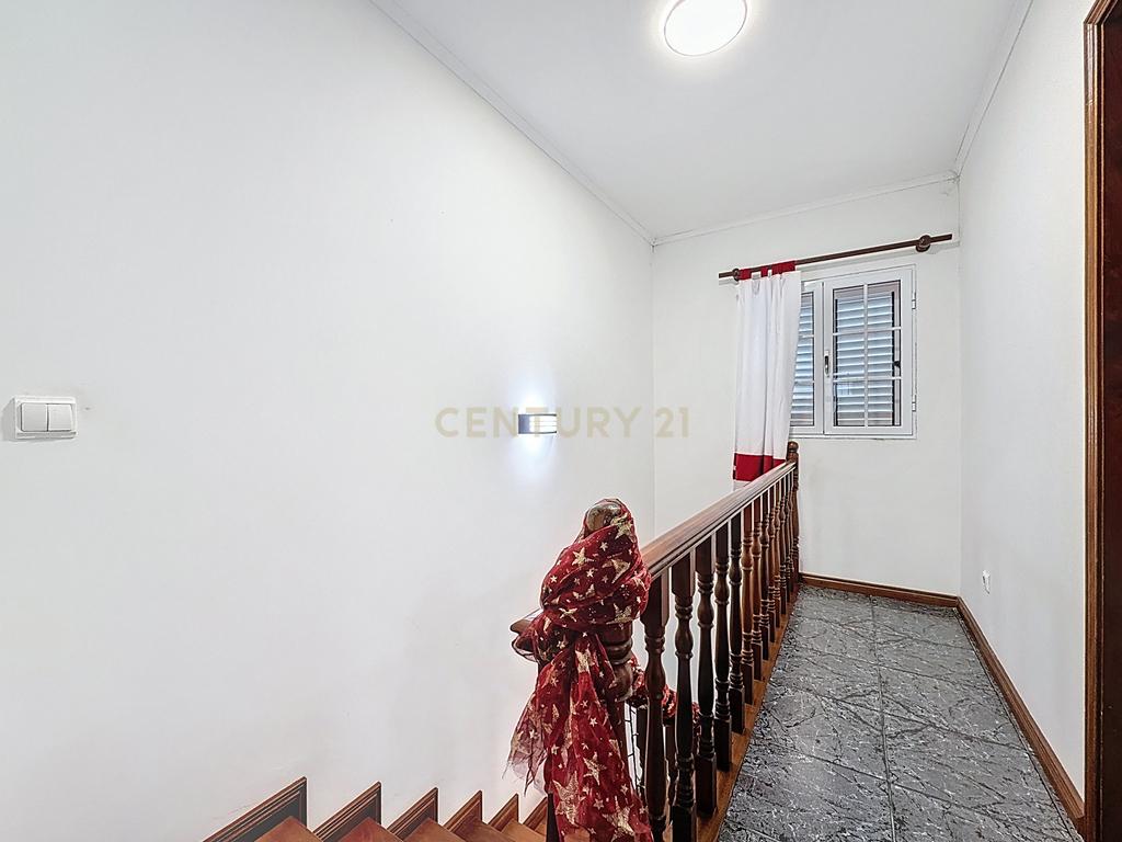 Moradia Moderna e Funcional no Coração da Vila de Nordeste - Image 14