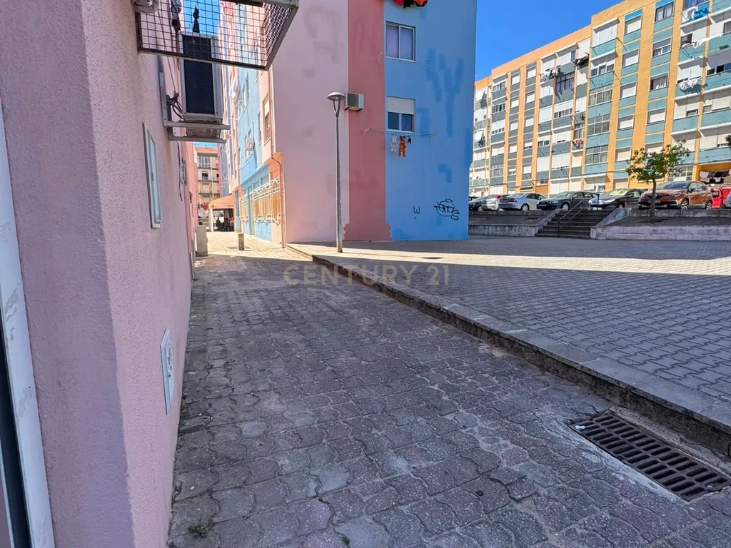 Arrendamento de Café Totalmente Equipado – Excelente Localização na Camarinha, Setúbal - Image 33