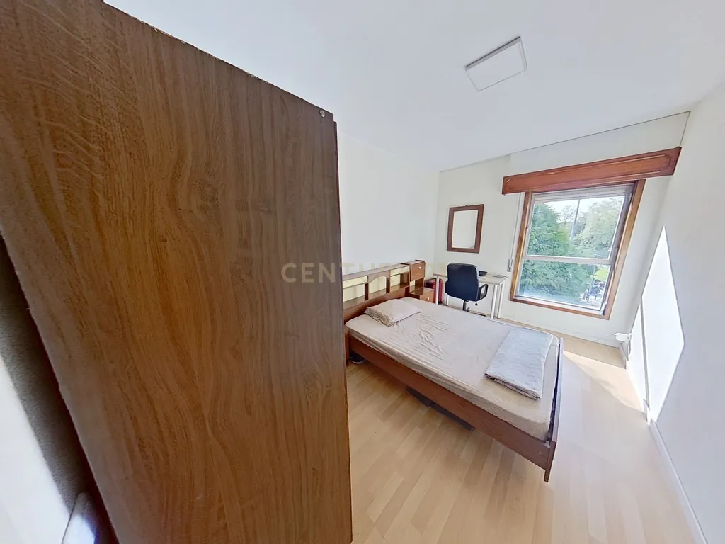 T3 duplex para venda. Porto, Av. Fernão de Magalhães - Image 13