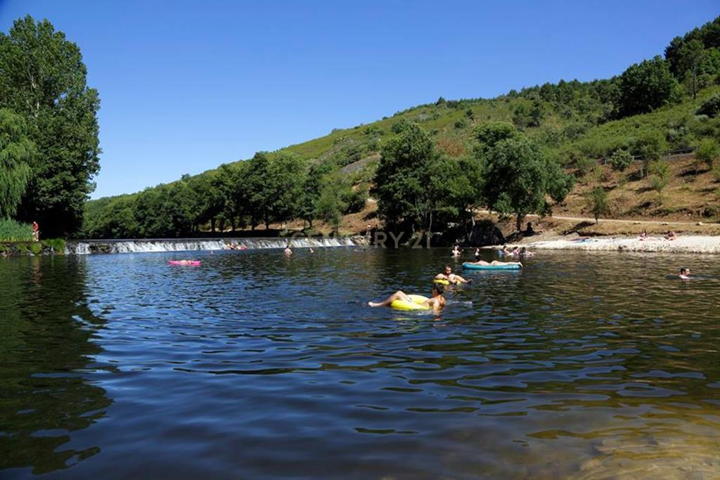Armazém em Pré-Construção de Moradia em Quintanilha - 50.000€ - Image 9