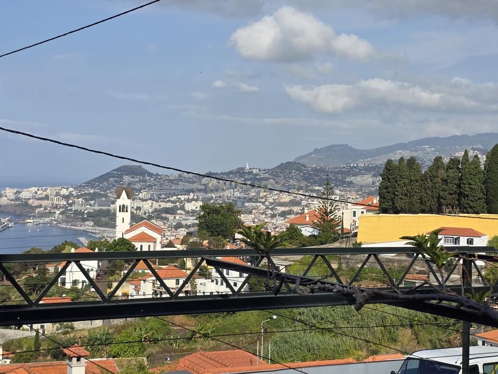 Moradia para Recuperação em Funchal, Madeira - Image 2
