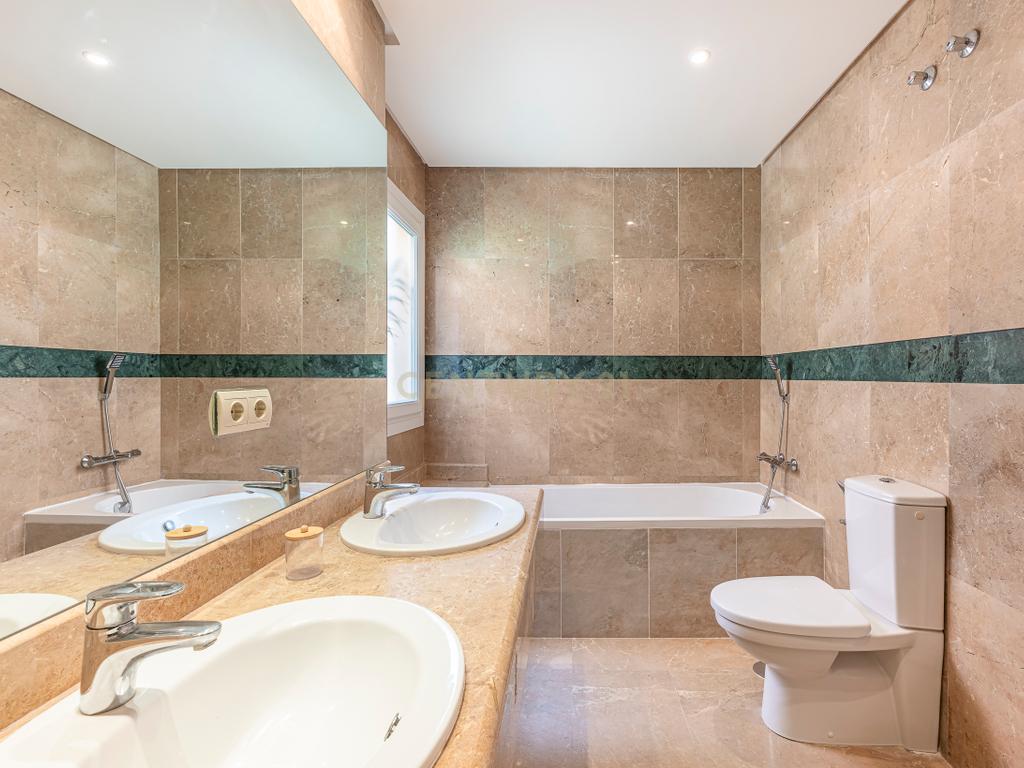 Magnífica habitação de luxo em VISTA REAL, Nueva Andalucía, Marbella! - Image 22