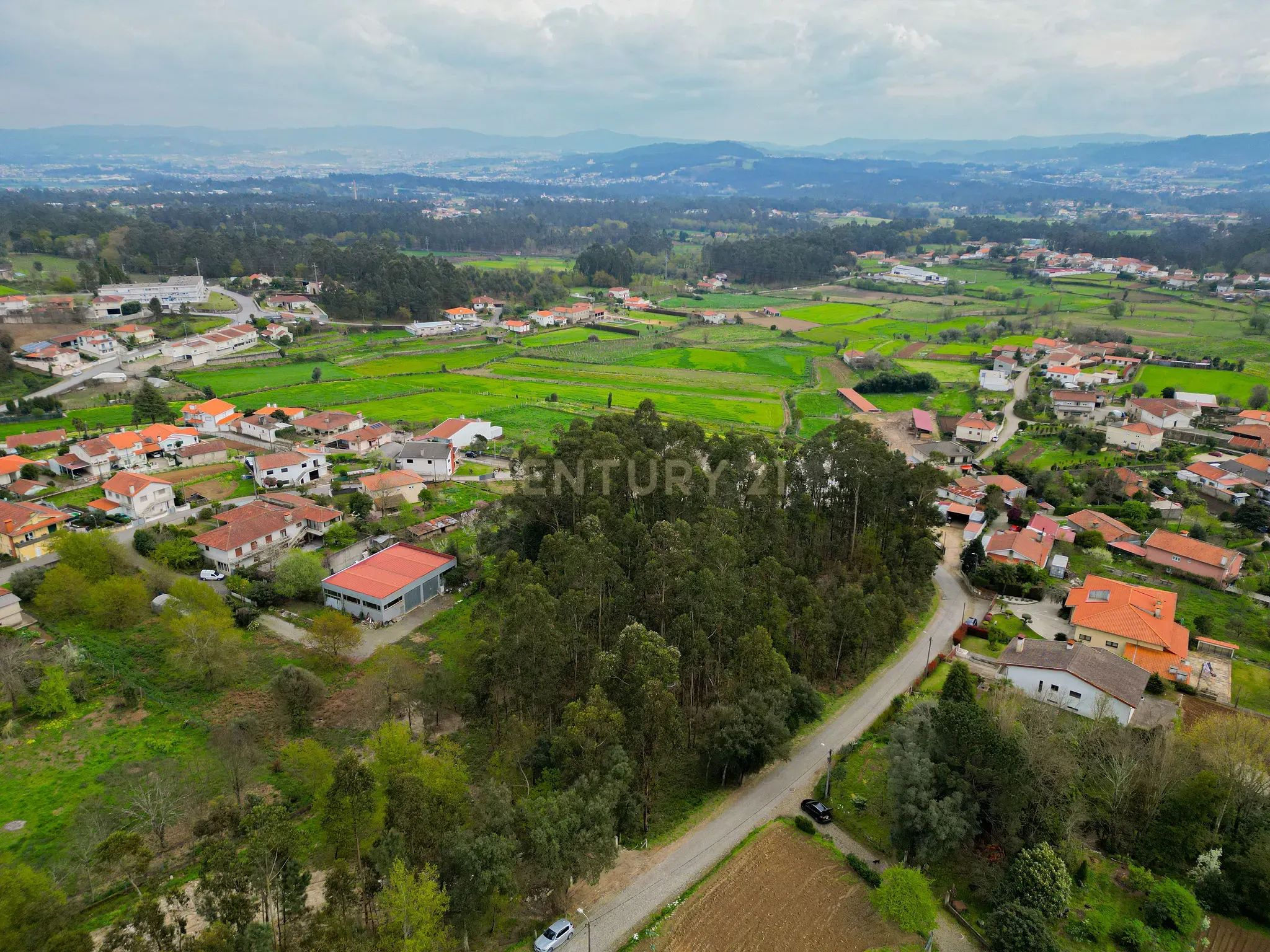 Fotografia 10 de Terreno Urbano com 2.030m2 em Oliveira, Barcelos