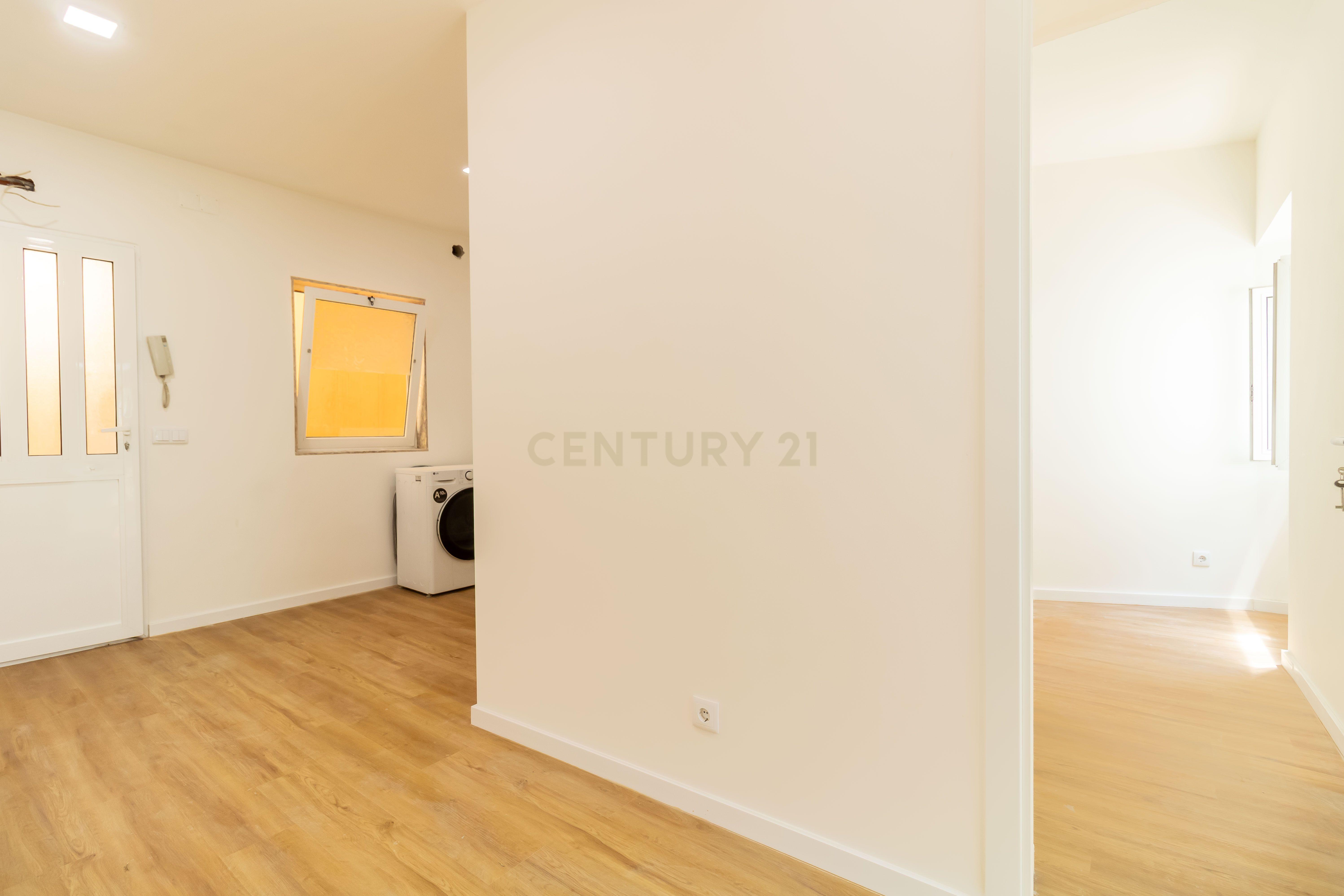 Fotografia 5 de T1 Integralmente remodelado com Logradouro na Estefânia, Lisboa