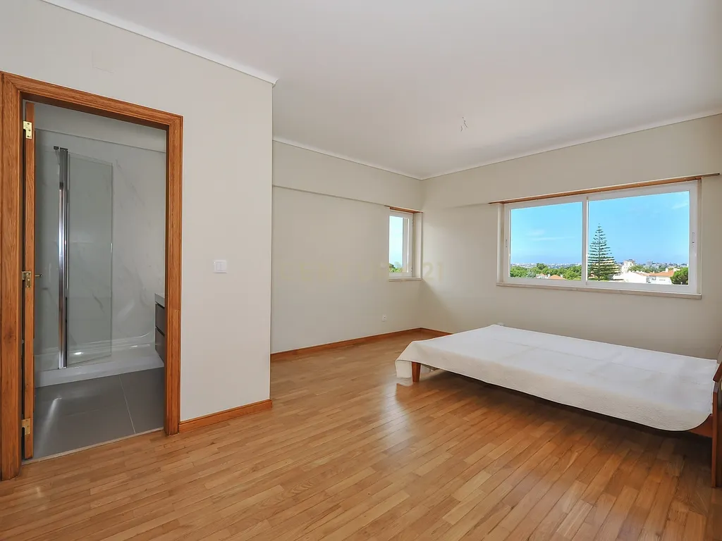 Apartamento T3 com suíte, garagem e varanda – Jardins da Parede - Image 14
