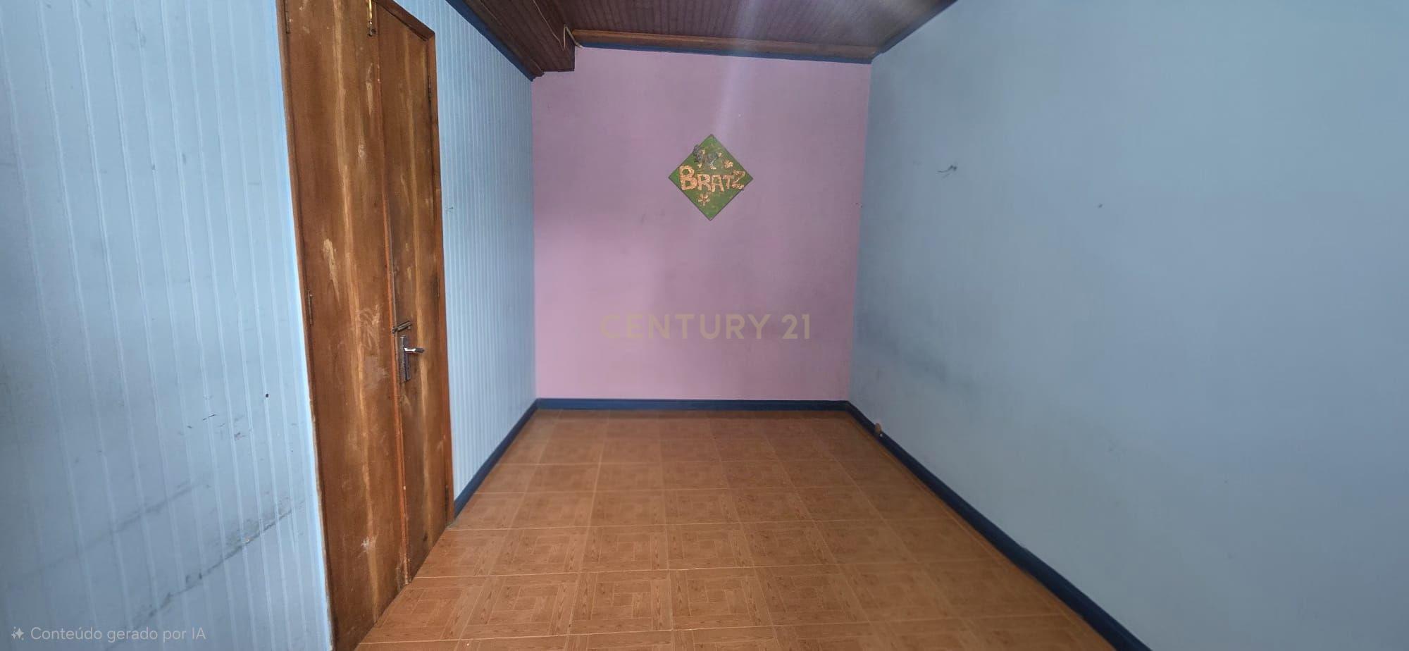 Fotografia 10 de Moradia com potencial para 2 habitações | Investimento | Ribeira Quente