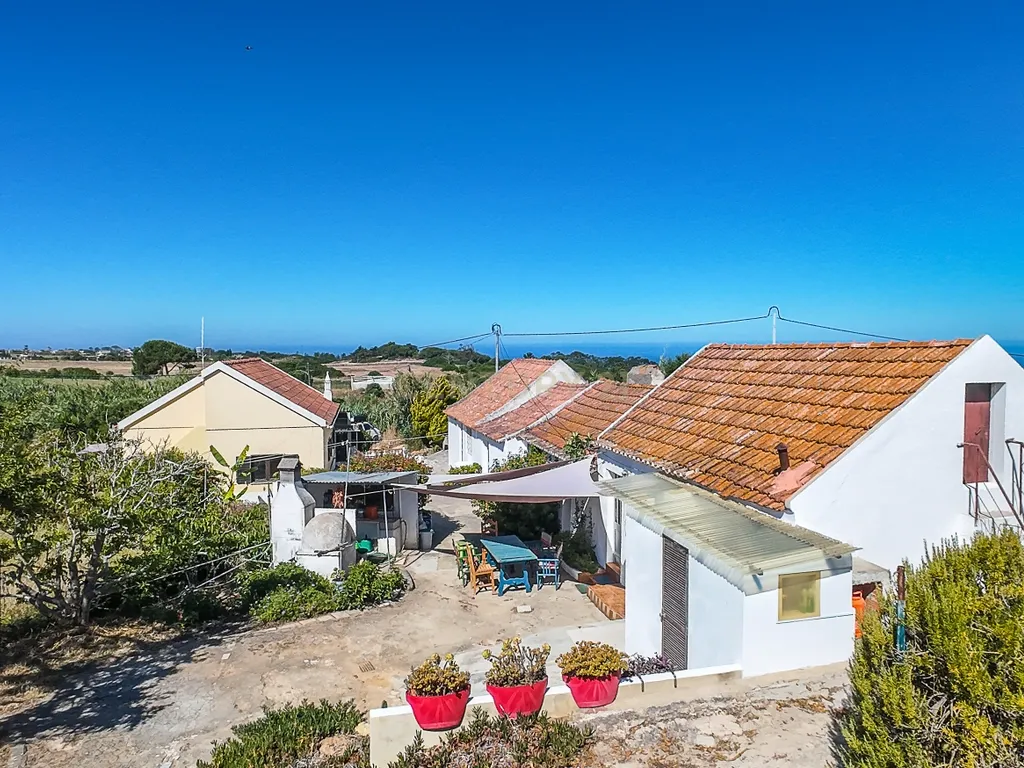 Moradia T2+3 com projecto de renovação aprovado | Terreno 12.000m2 | Vista Mar | Anexos - Image 37