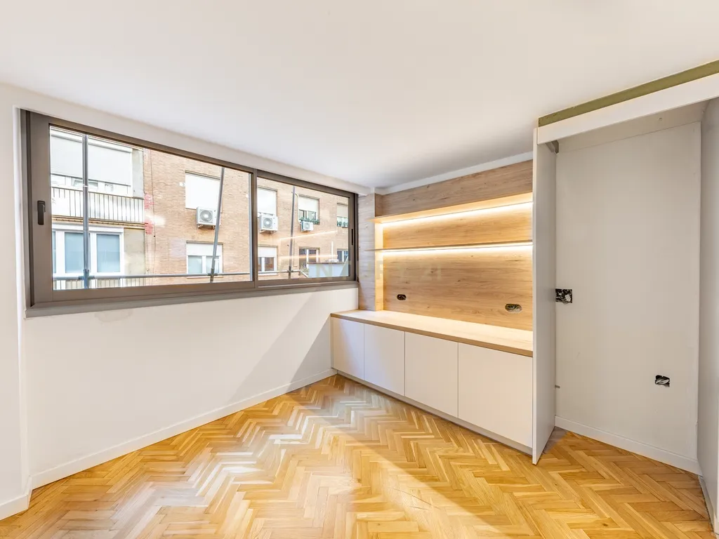 Espetacular apartamento renovado de 220 m² com 4 quartos - Image 33