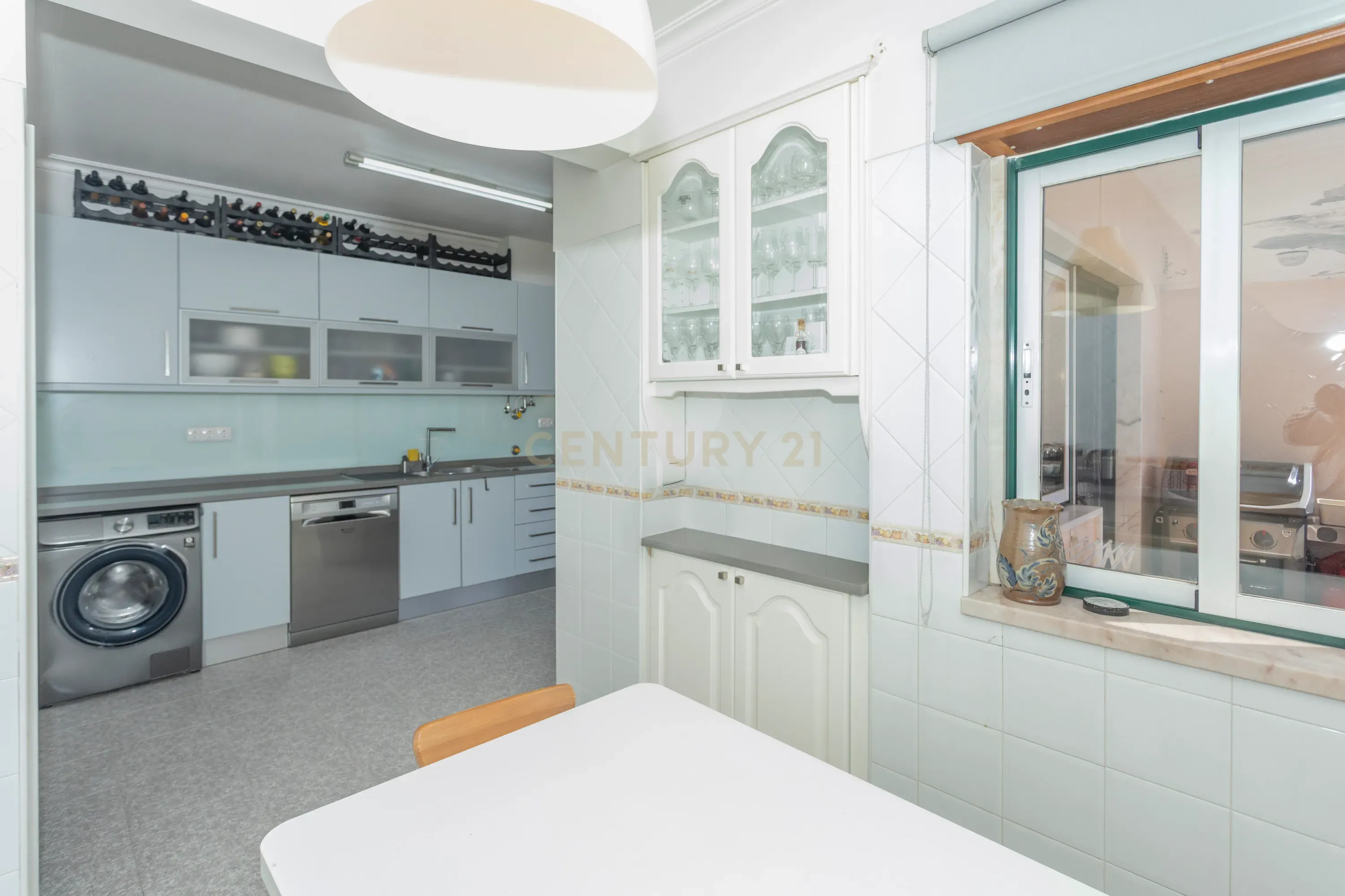 Apartamento T3 c/ Box - Centro de Torres Vedras - Image 7