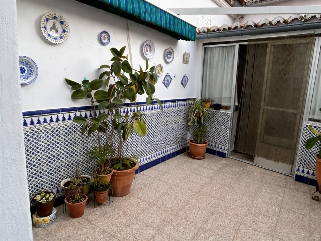 Edifício exclusivo com grande potencial numa das melhores zonas de Trujillo - Image 57
