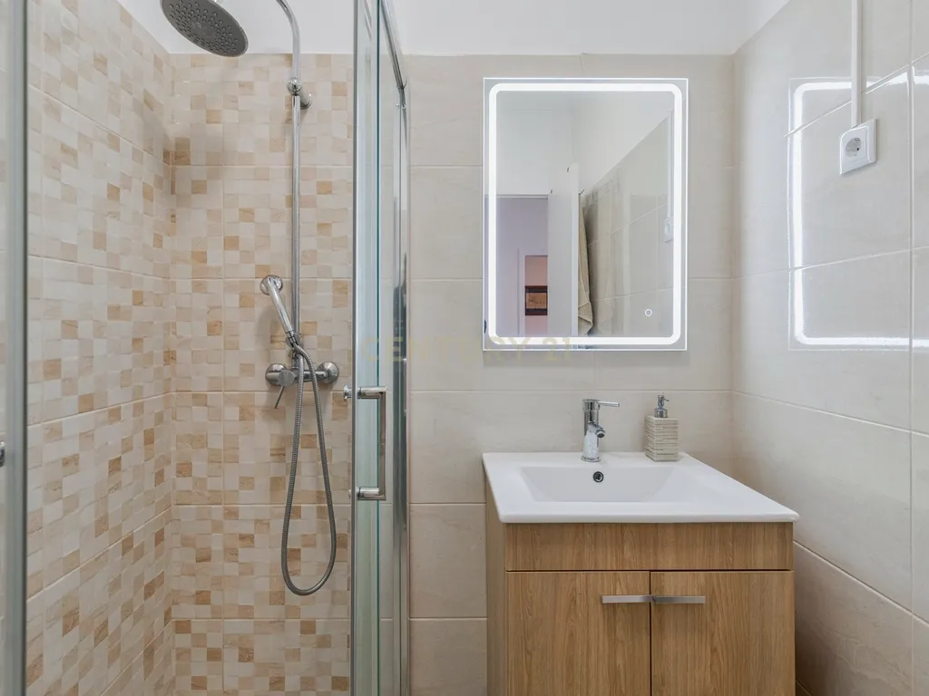 Apartamento T-0 convertido em T- 1 - Image 13