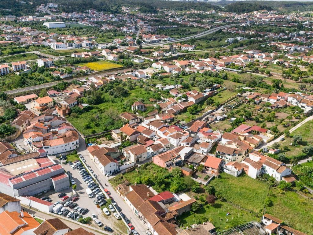 Moradia e terreno para construção – S. Martinho do Bispo – Coimbra - Image 13