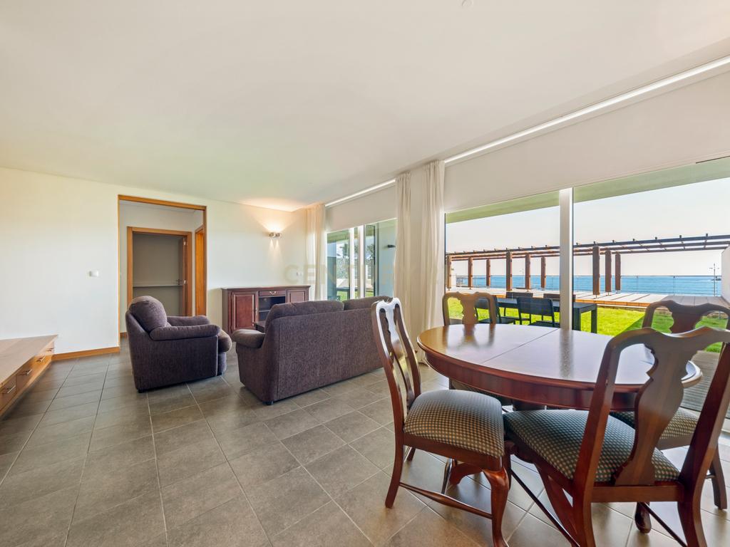 Apartamento moderno  T3 com vista mar na Praia da Vitória - Image 5
