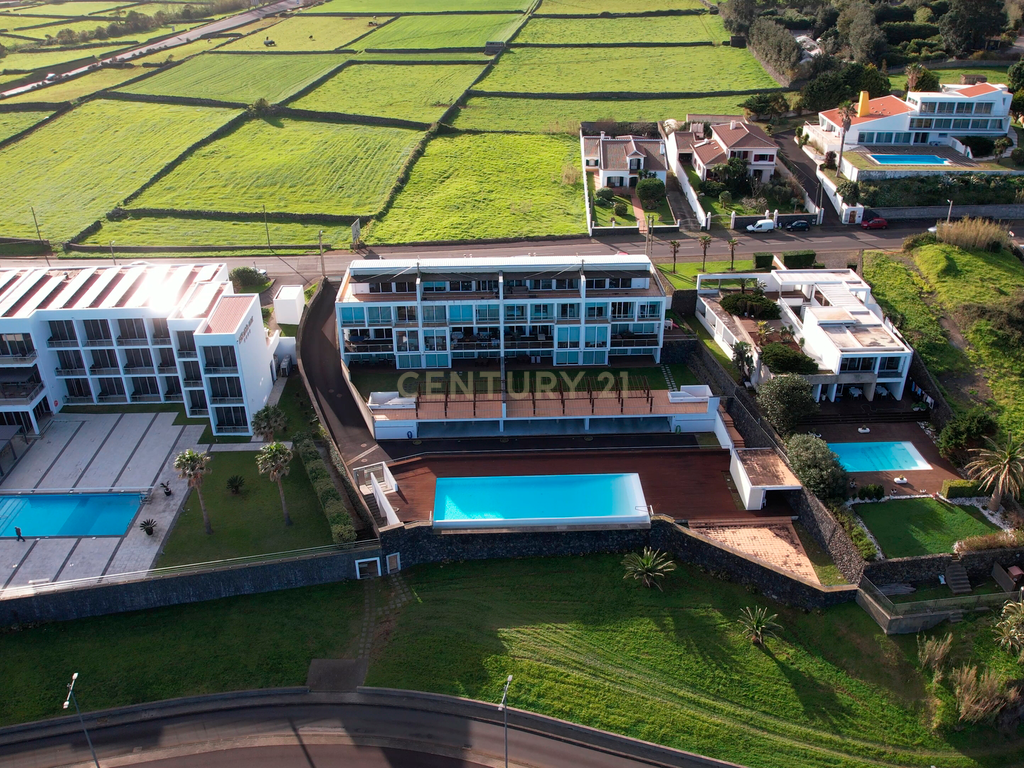 Apartamento moderno  T3 com vista mar na Praia da Vitória - Image 17