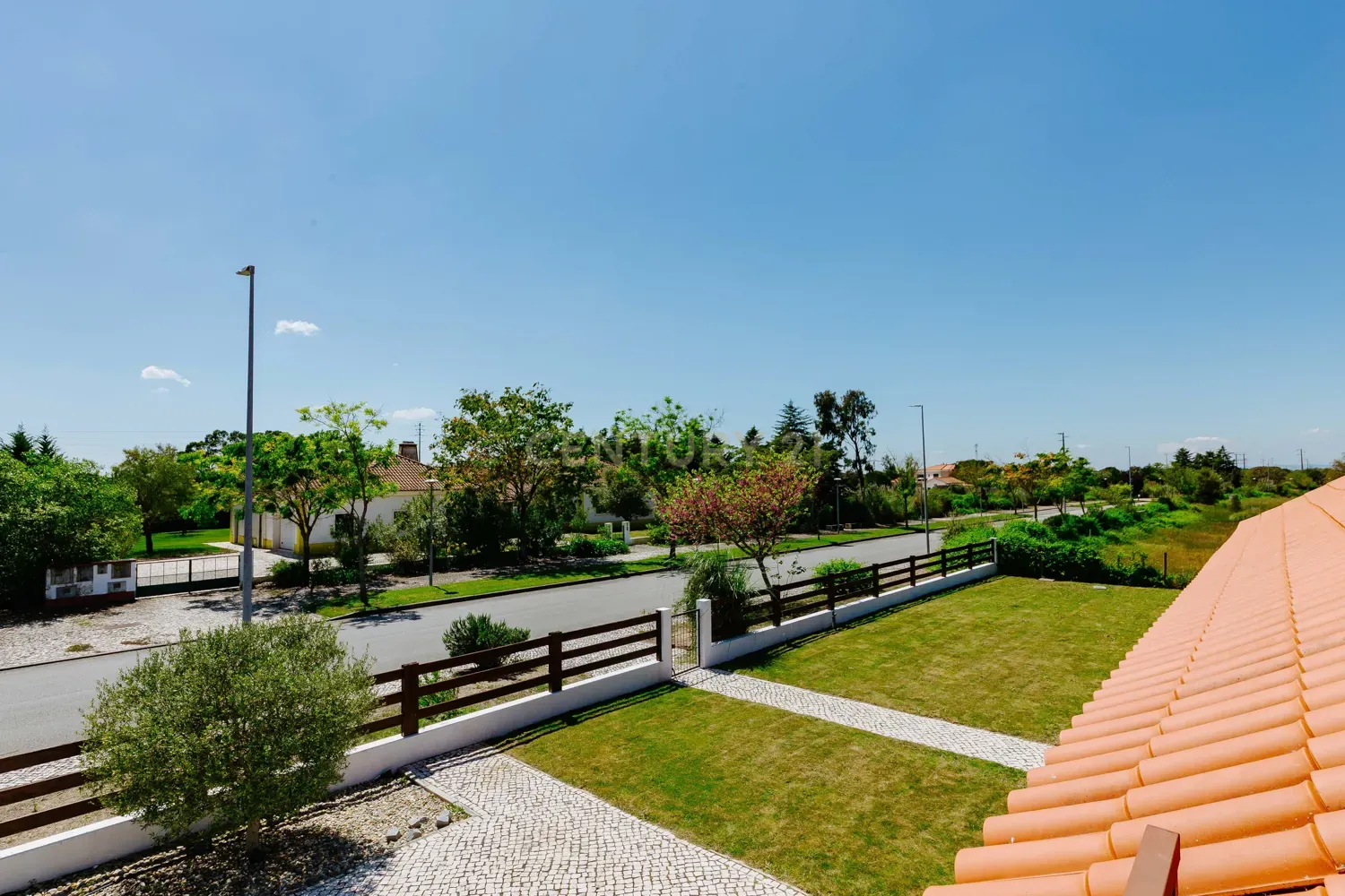 Casa de madeira T3 em condomínio fechado no Santo Estêvão Golf - Image 5