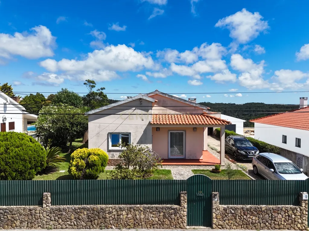 Moradia Isolada com Piscina em Lote de 908 m² | Sala Ampla | Jardim e Vista Desafogada -Mafra - Image 15