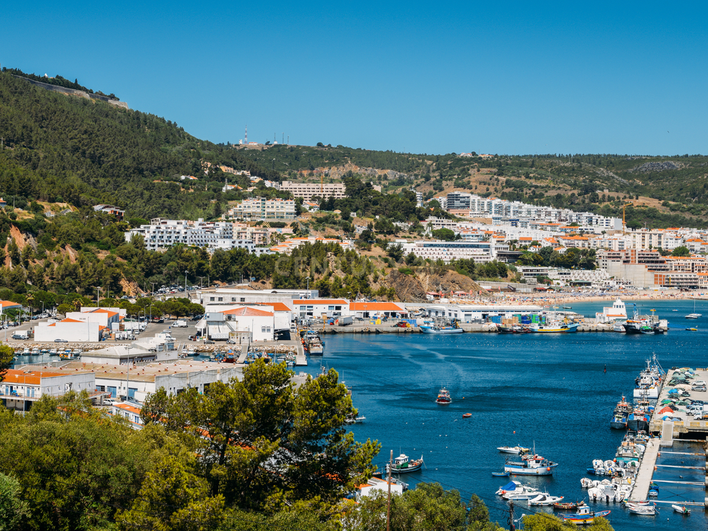 Moradia T4 Isolada Na Cotovia em Sesimbra. - Image 11