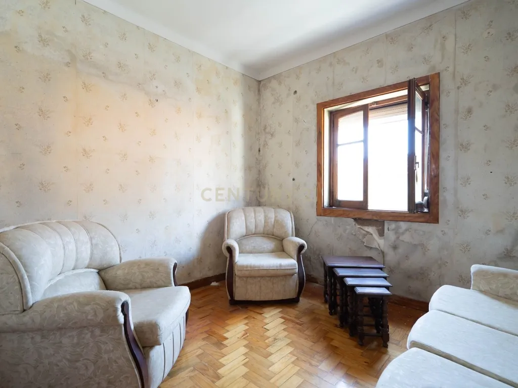 Excelente oportunidade de investimento no centro de São Martinho do Bispo, Coimbra. As referências C0289-01959 (moradia e terreno) e C0289-01957 (terreno) são vendidas em conjunto. - Image 17