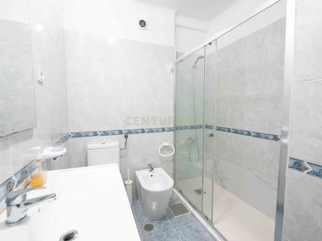 Venda | Apartamento T2 + Sala convertida em dois quartos | Mobilado e equipado na Rua Padre António Vieira em Coimbra - Image 7