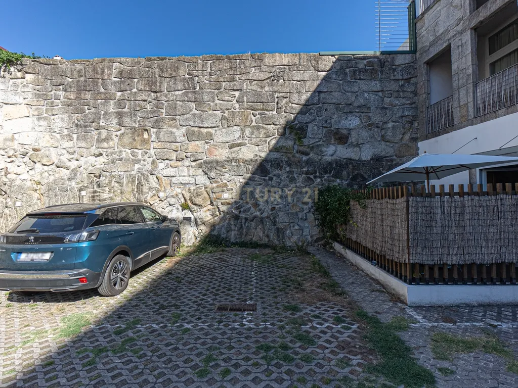 Apartamento T1 com Estacionamento e Varanda nas Fontainhas, Porto - Image 32