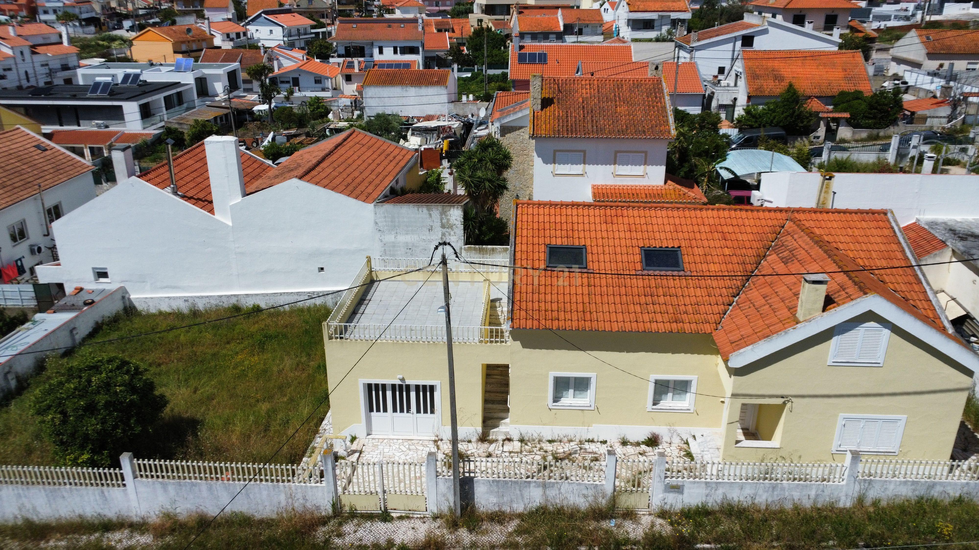 Moradia isolada, Charneca de Caparica, com 5+2 assoalhadas ( V3+1), lote de 584 m2, muito perto das praias - Image 3