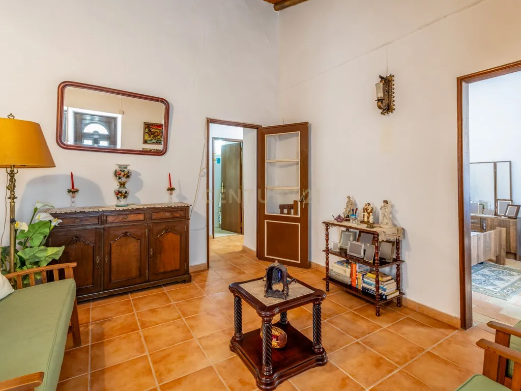 Encantadora Moradia com 7 Divisões em Parragil Loulé com Vista Campestre - Image 17