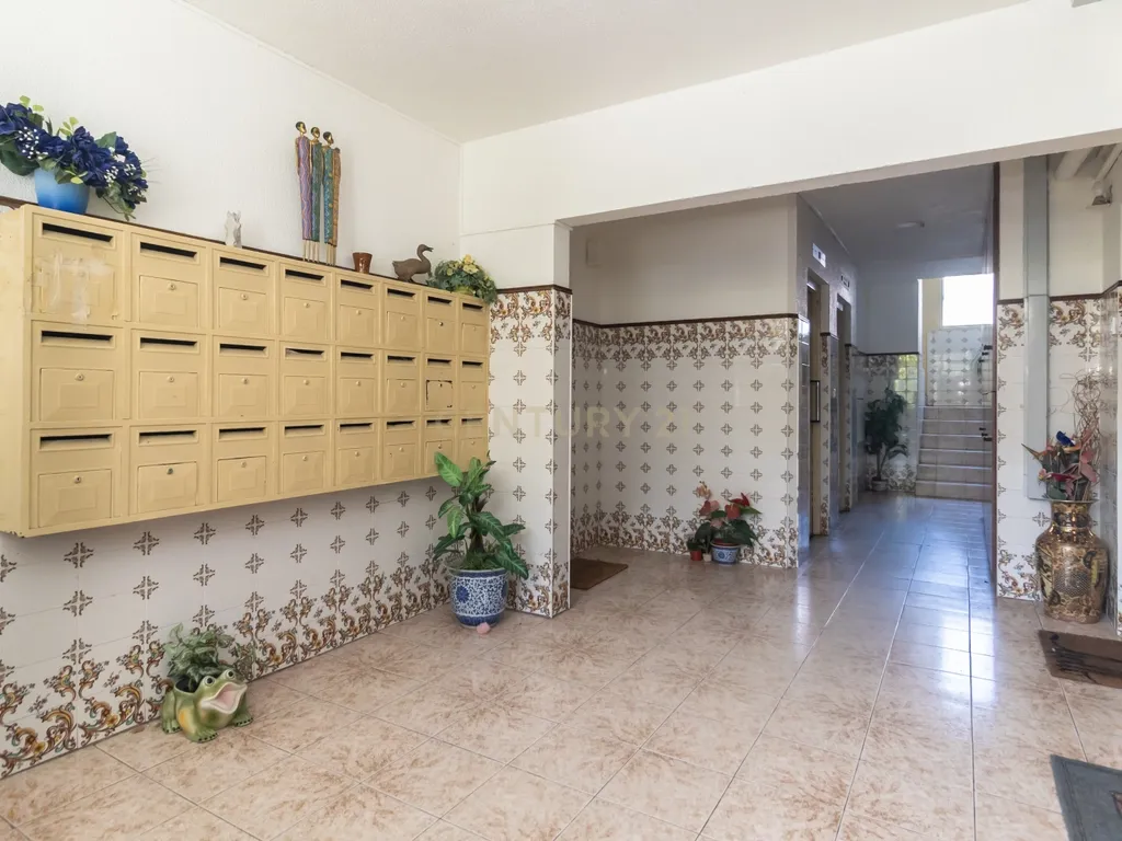 Apartamento T1 em Santo António da Charneca, Barreiro - Image 20
