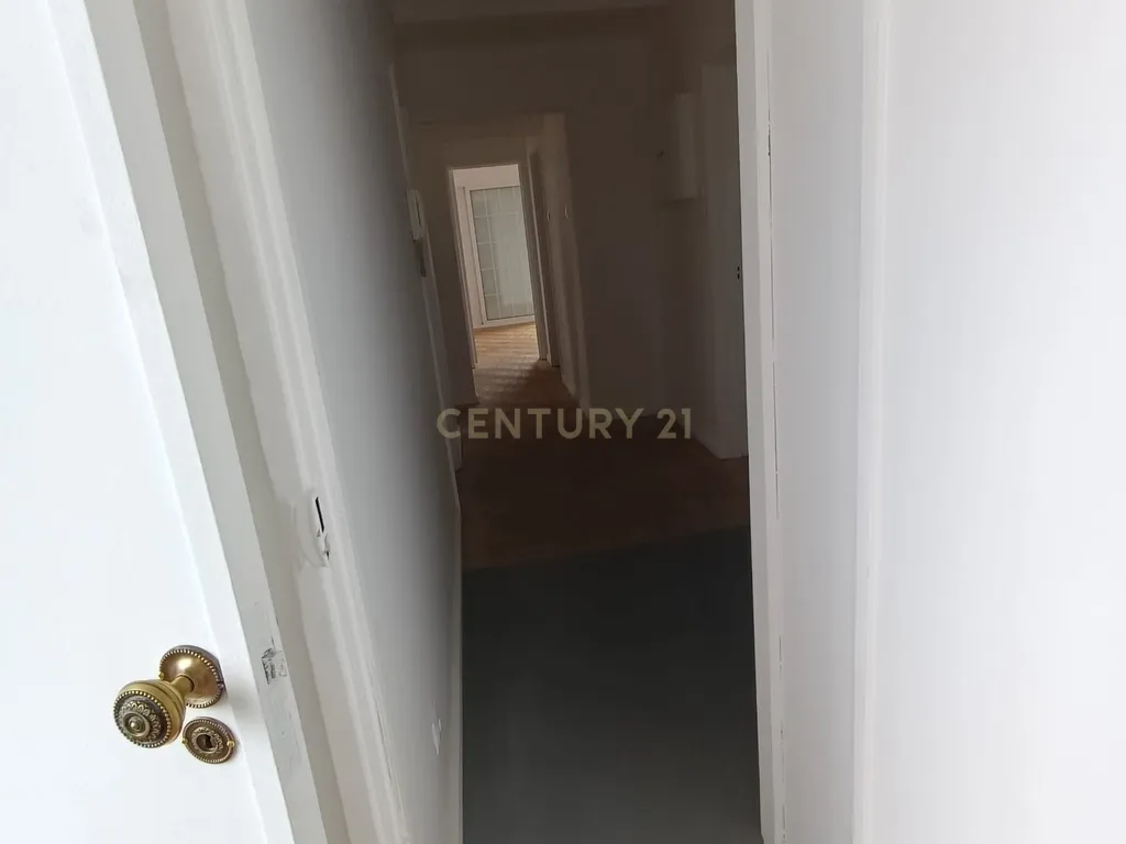 Apartamento 4 assoalhadas (T3) nos Olivais. Conforto e conveniência no coração da cidade - Image 18