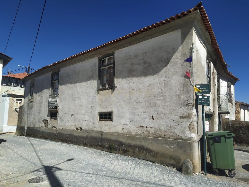 Moradia para reconstruir - Chacim - Image 2