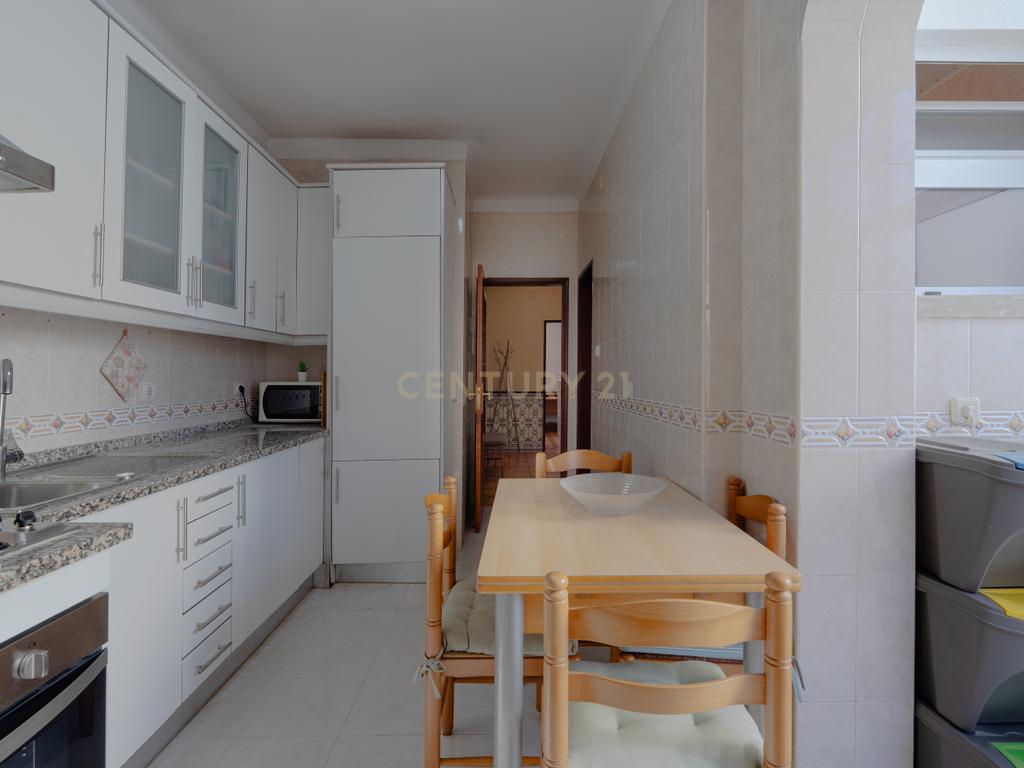 Apartamento T2+1 em Moscavide, Próximo ao Metro - Image 20